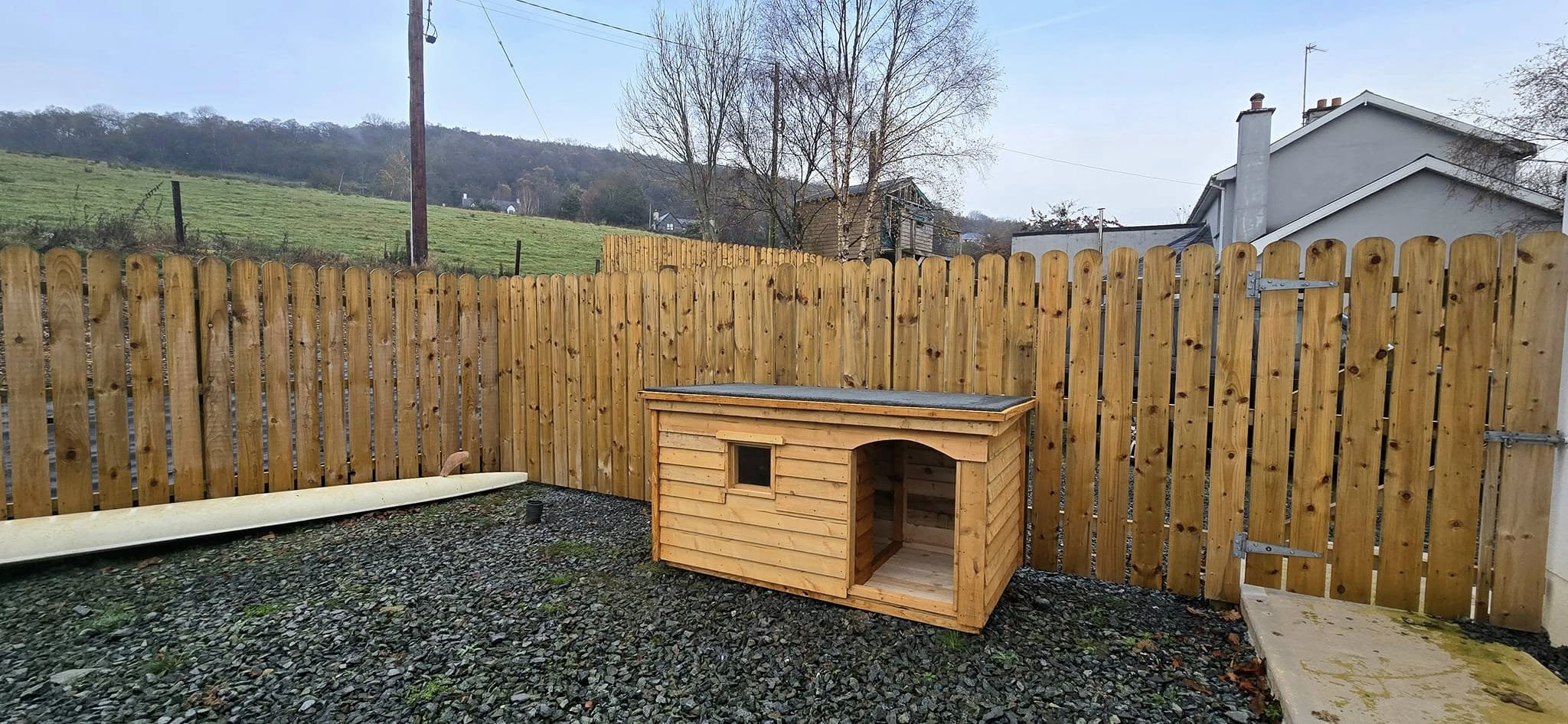 XL Dog Kennel with Inner Porch Doorway